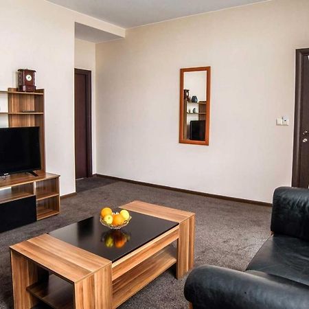 Park-Hotel Yambol Eksteriør billede