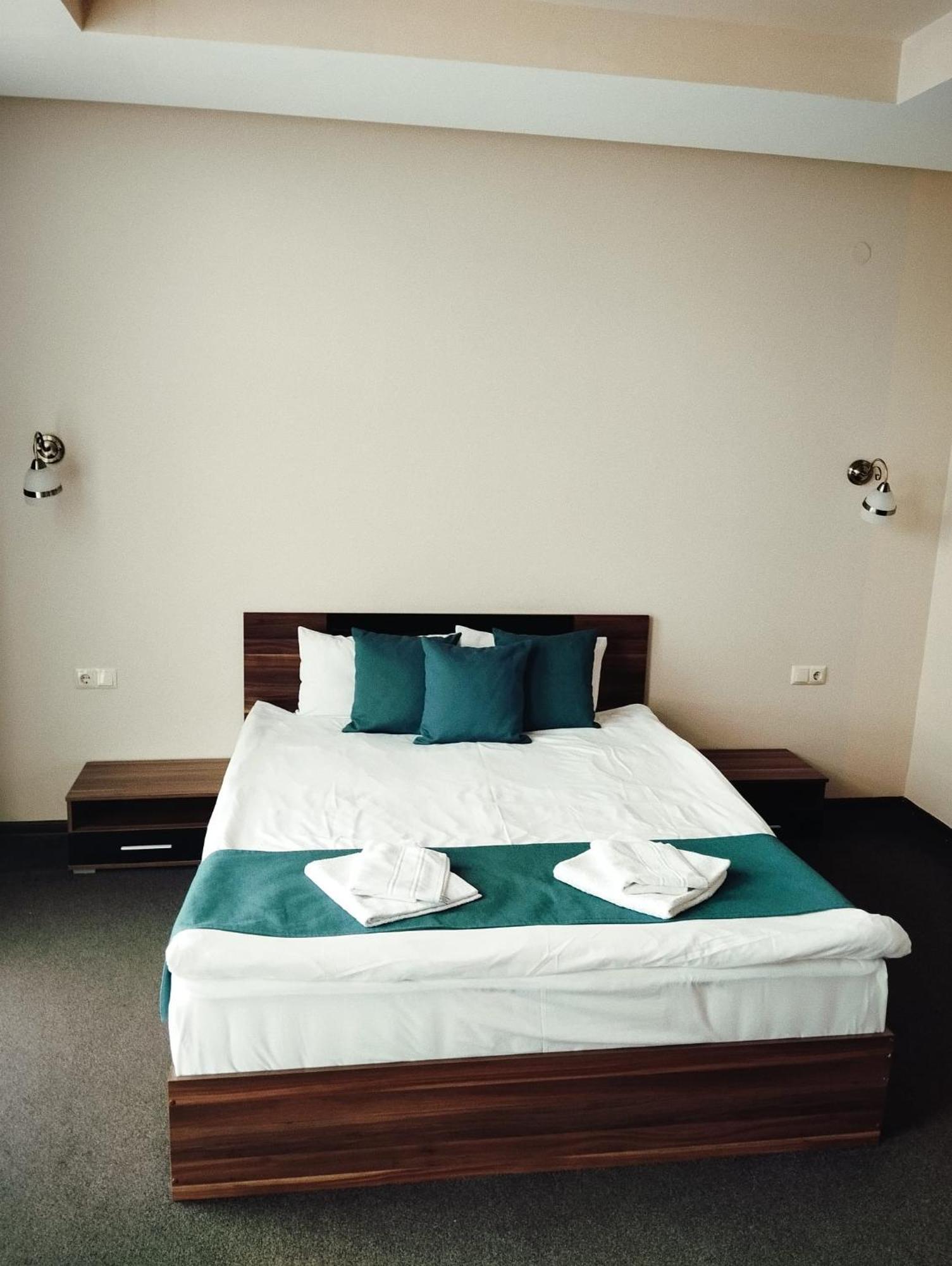 Park-Hotel Yambol Eksteriør billede
