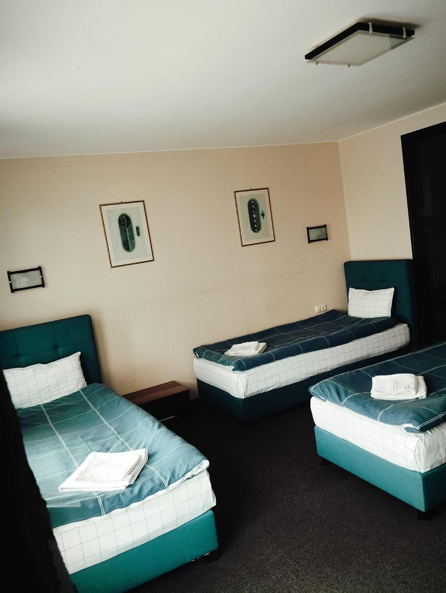 Park-Hotel Yambol Eksteriør billede