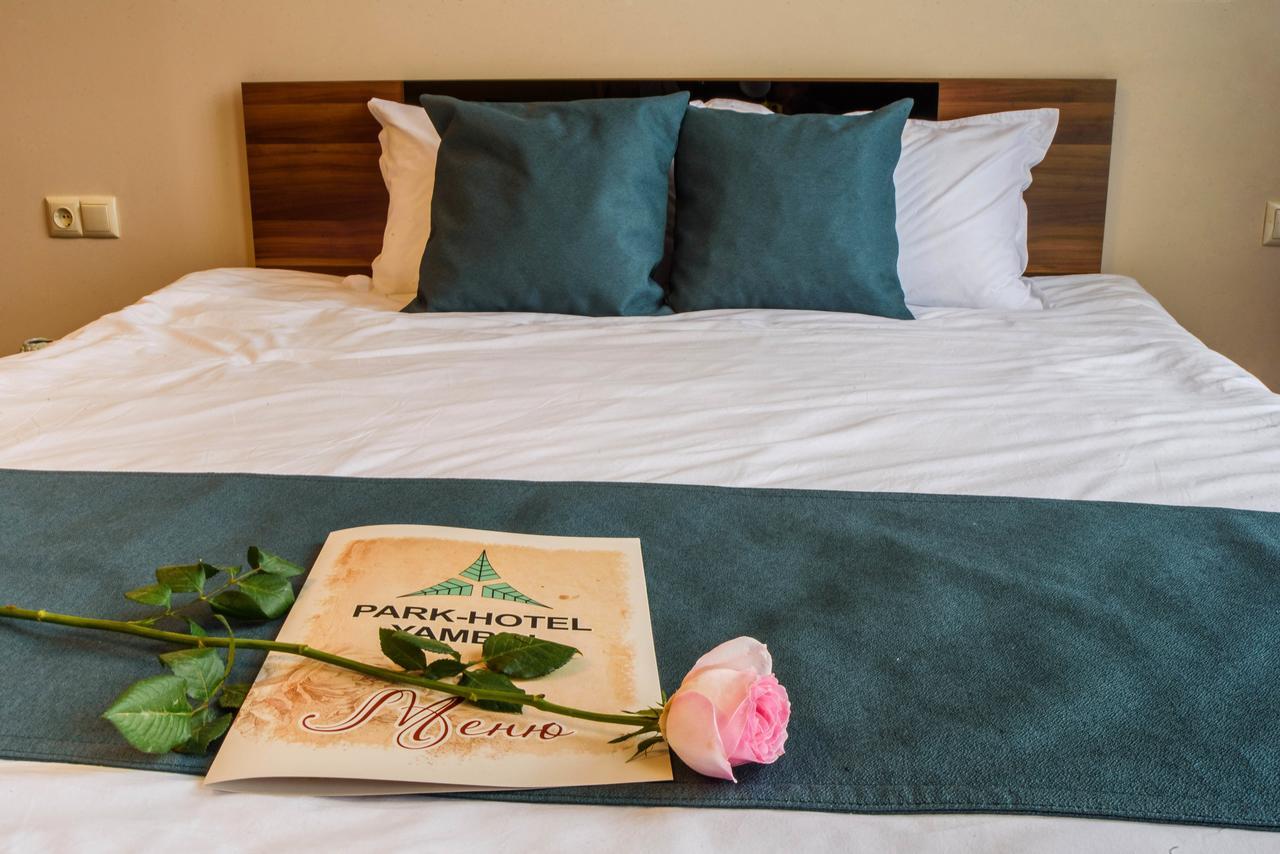 Park-Hotel Yambol Eksteriør billede