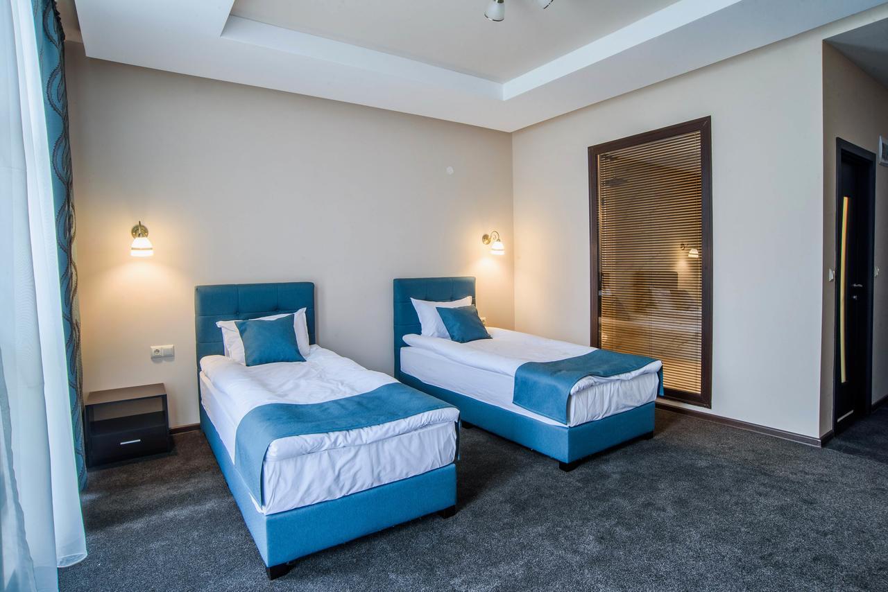 Park-Hotel Yambol Eksteriør billede