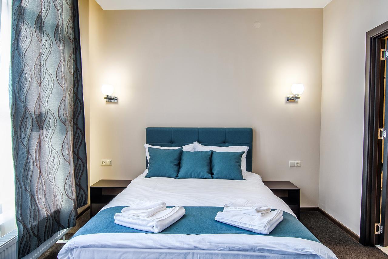 Park-Hotel Yambol Eksteriør billede