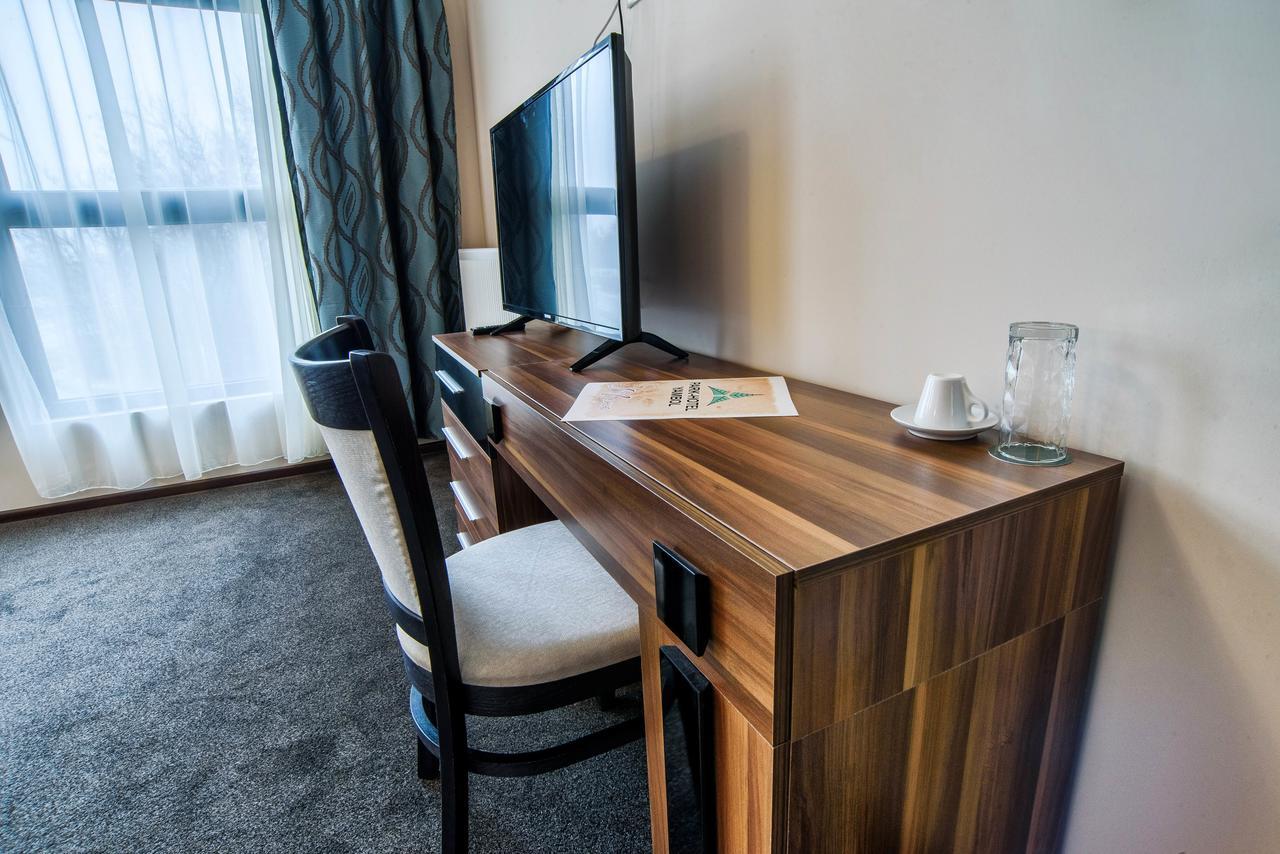 Park-Hotel Yambol Eksteriør billede