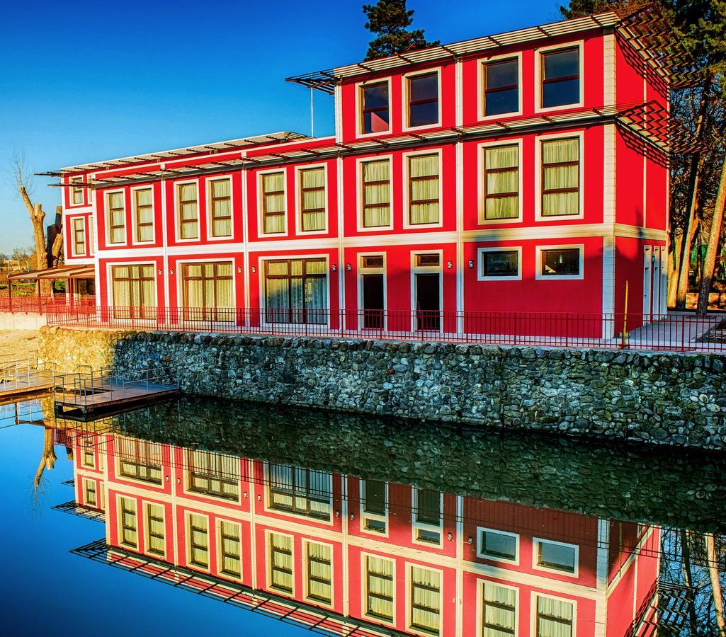 Park-Hotel Yambol Eksteriør billede
