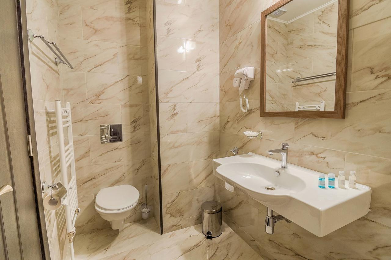 Park-Hotel Yambol Eksteriør billede