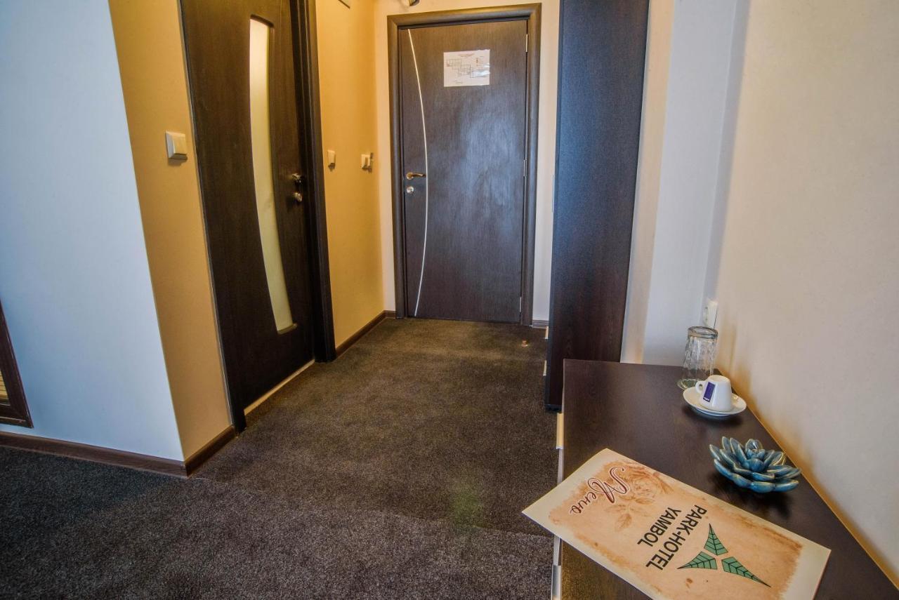 Park-Hotel Yambol Eksteriør billede